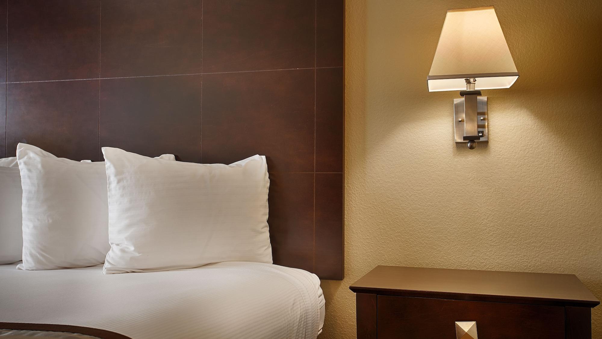 Best Western Brentwood Inn Buitenkant foto