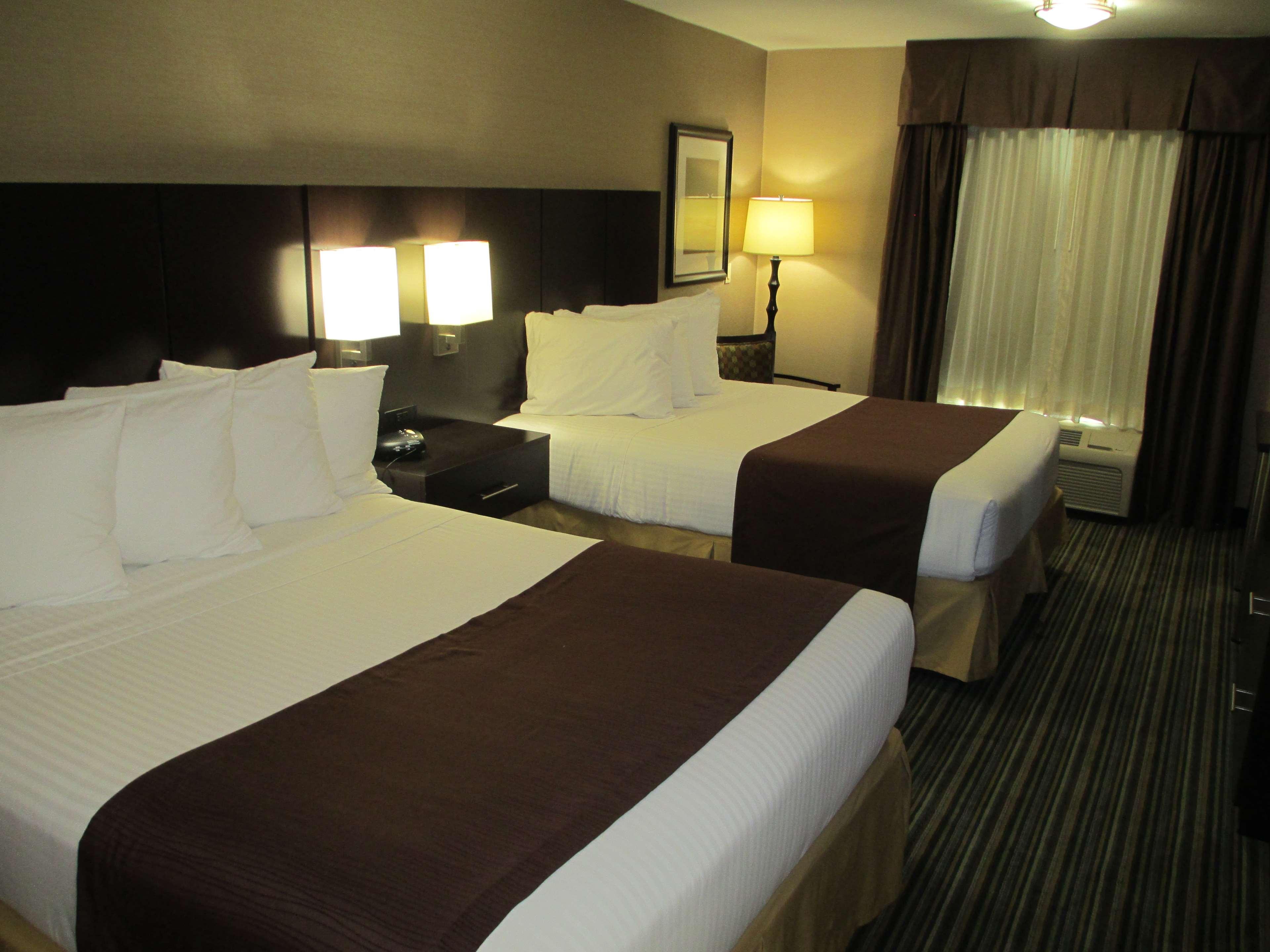 Best Western Brentwood Inn Buitenkant foto
