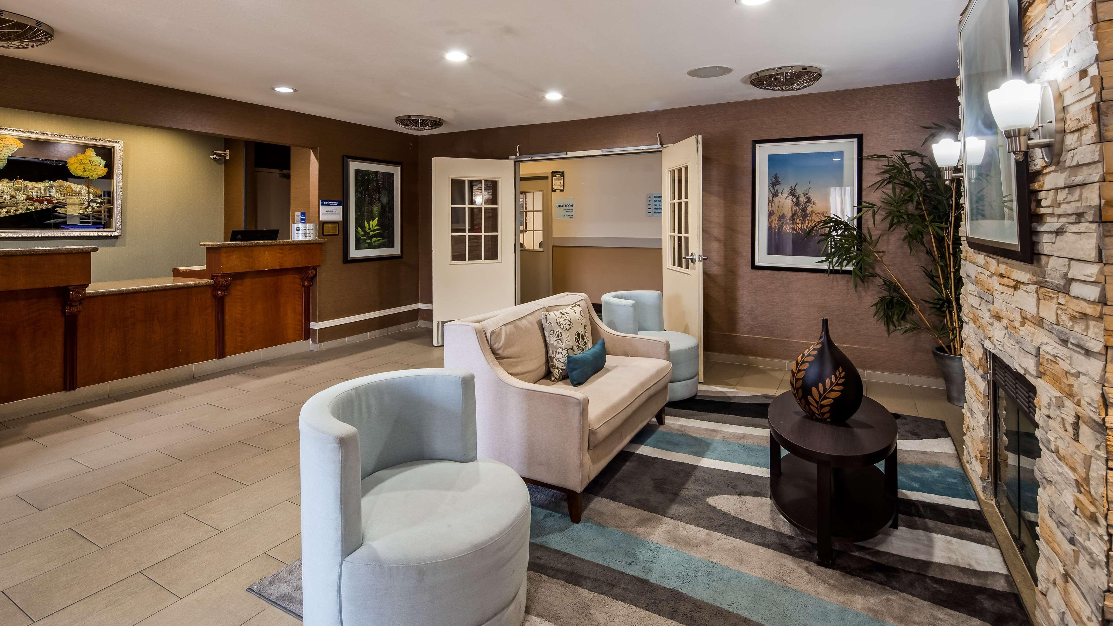 Best Western Brentwood Inn Buitenkant foto