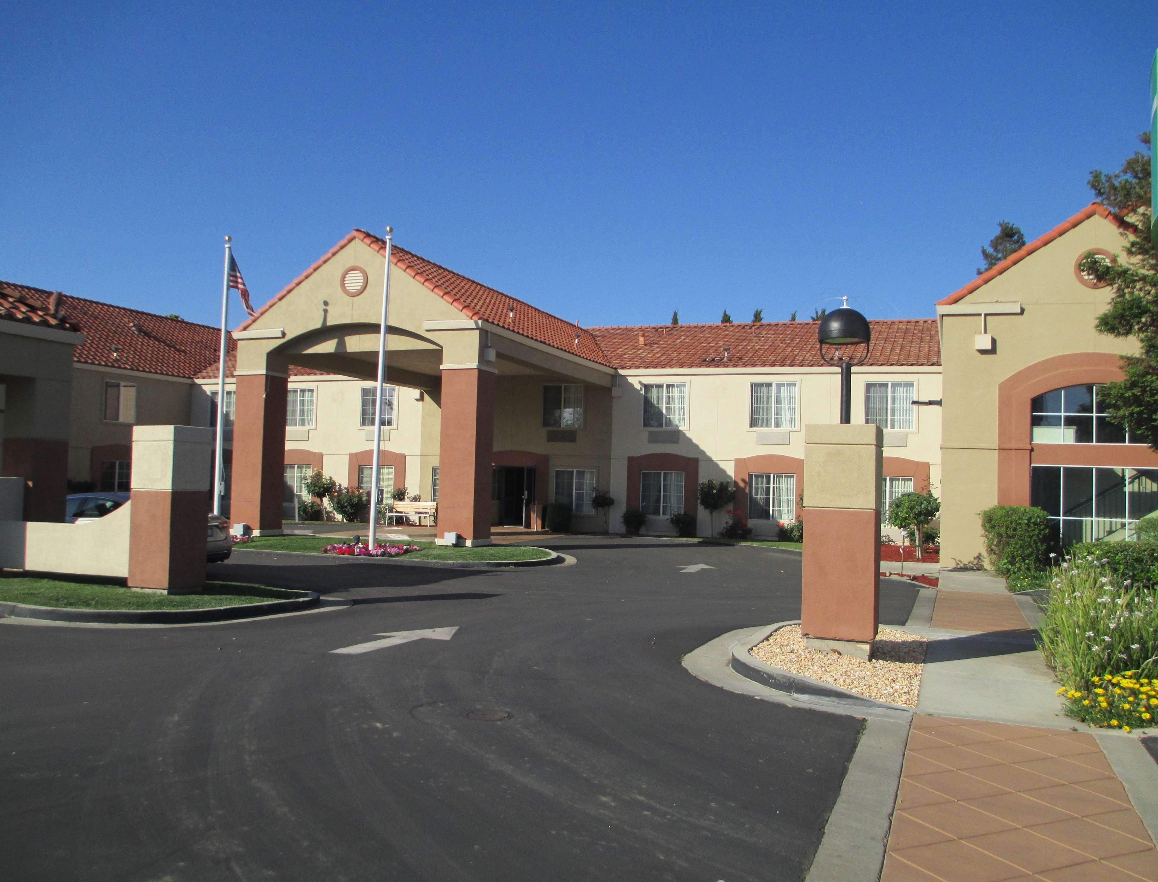 Best Western Brentwood Inn Buitenkant foto